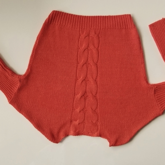 🥳SALE🥳 Orange/red sweater. Medium loose fit.  Retrod brand - Picture 2 of 4